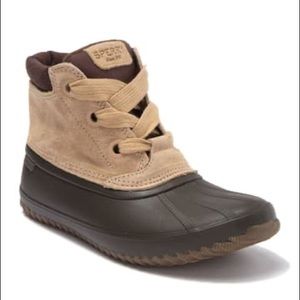 NWT Women's Breakwater Suede Duck Boot